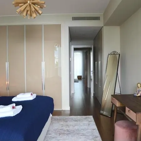 Peaceful Madeira Palace Apartment