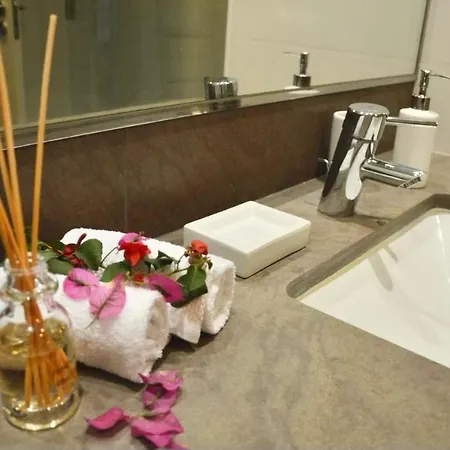 Peaceful Madeira Palace Фуншал